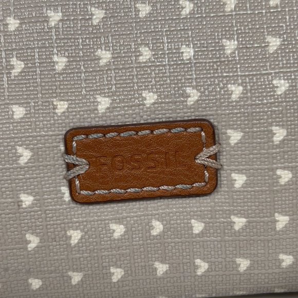 Fossil Emma Crossbody Grey White Hearts Handbag 10‎ x 8 Purse - Picture 11 of 16